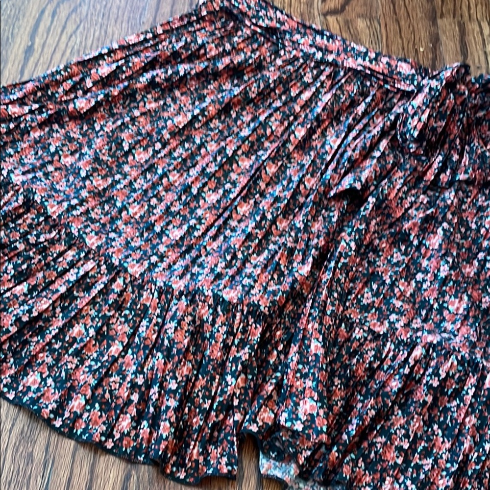 Zara black and Red Mini Skater Skirt pleated